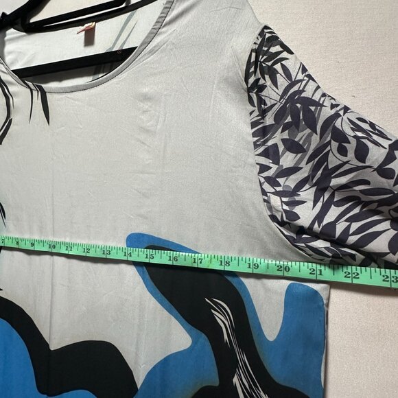 A charming silk dress  – Suitable for M/L Sizes - Picture 9 of 12